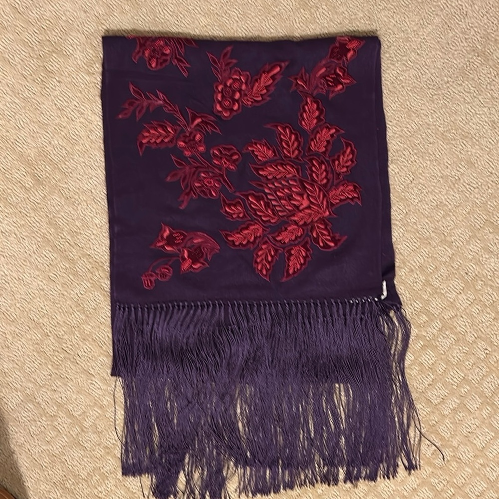 Burberry purple cashmere and silk embroidered and beaded fringe scarf - Picture 6 of 10